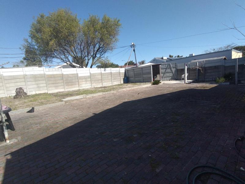 To Let 3 Bedroom Property for Rent in Protea Heights Western Cape